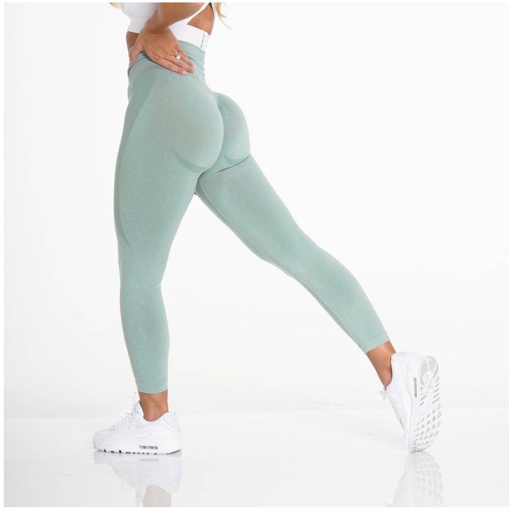NVGTN Sage Green Seamless Leggings